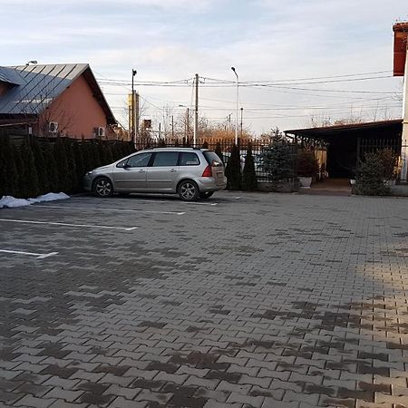 Hotel Viva Плоещ Екстериор снимка