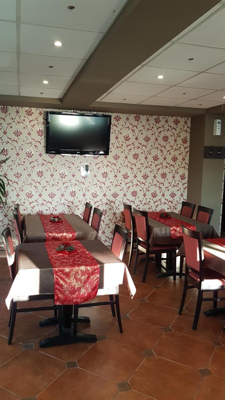 Hotel Viva Плоещ Екстериор снимка