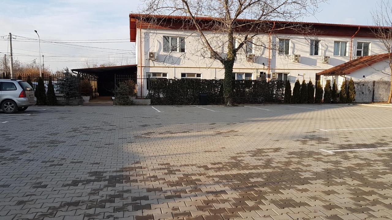 Hotel Viva Плоещ Екстериор снимка